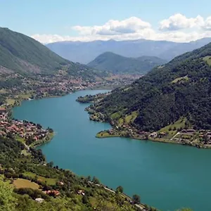 Fonte- Vittoria , Spinone Al Lago Italia